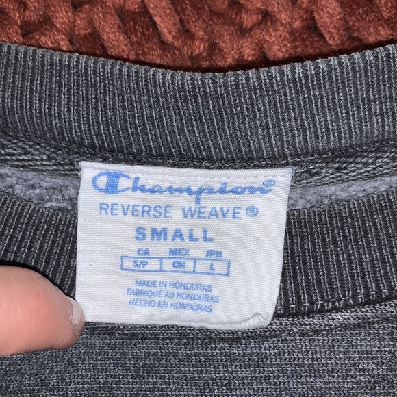 Pullover - Picture 2 of 2